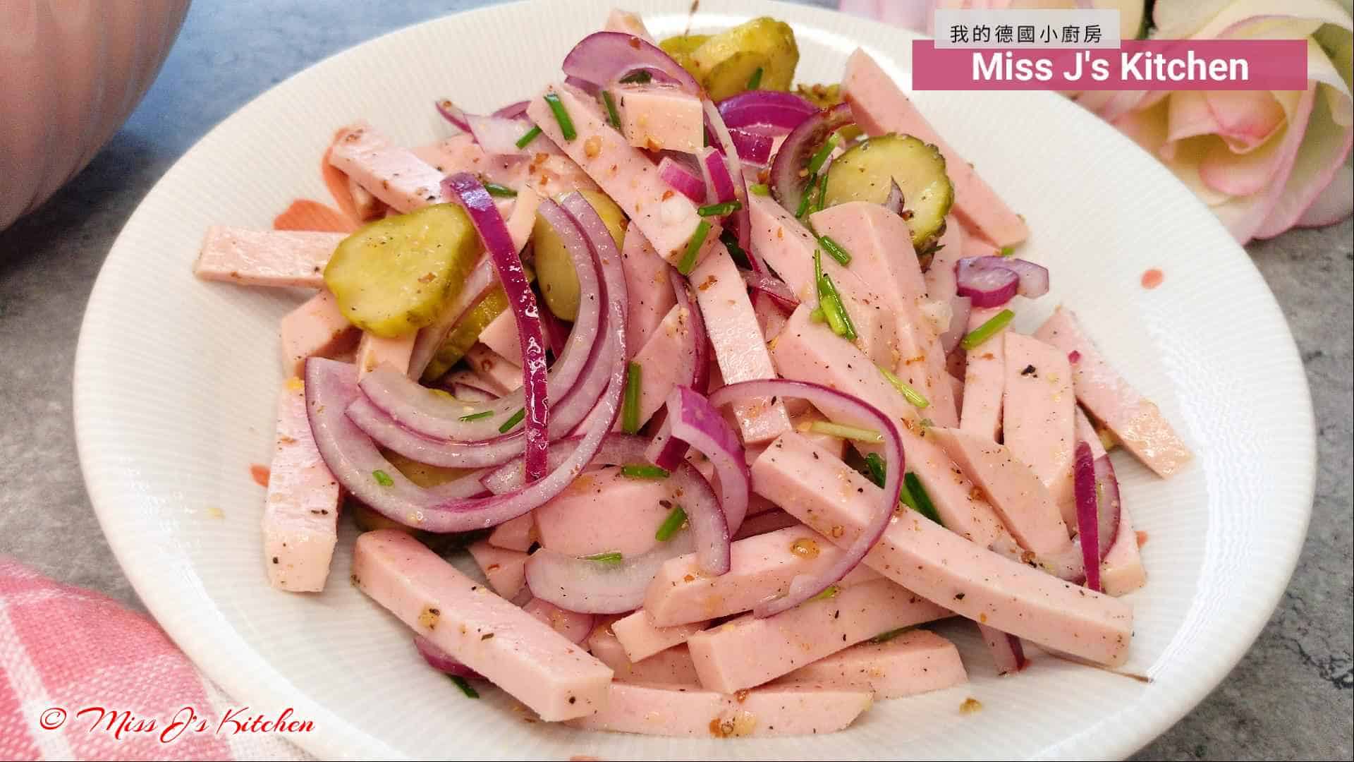 Bayrischer Wurstsalat - Der klassische Salat aus Süddeutschland ...