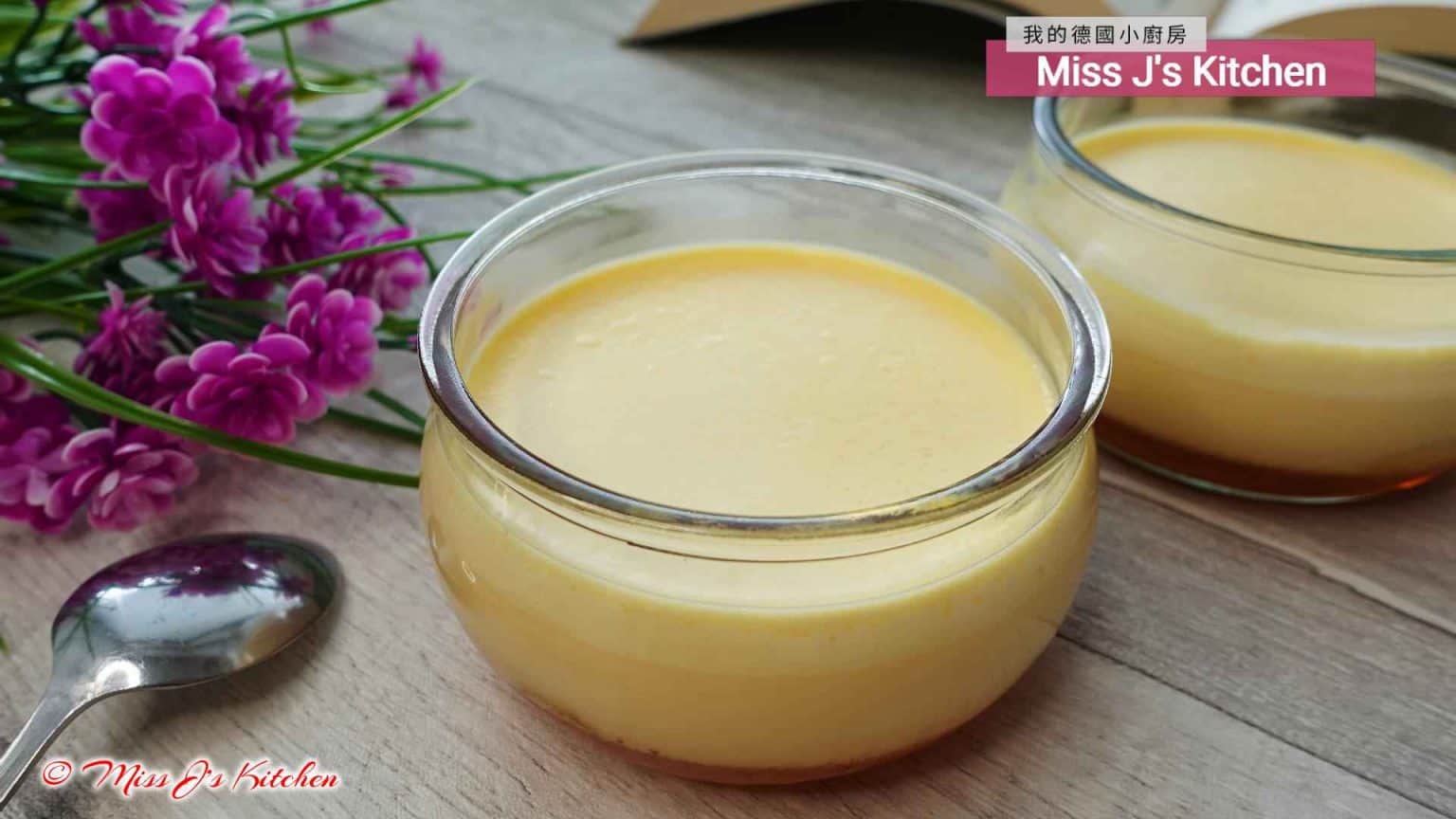 Gebackene Hähnchenbrust mit cremiger Champignonsauce in nur 30min ... Gebackene Hähnchenbrust mit cremiger Champignonsauce in nur 30min ...